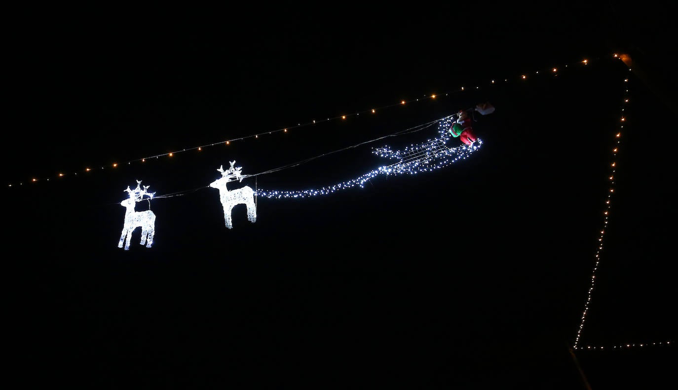 Iluminacion navideña en la localidad de San Andrés de Montejos