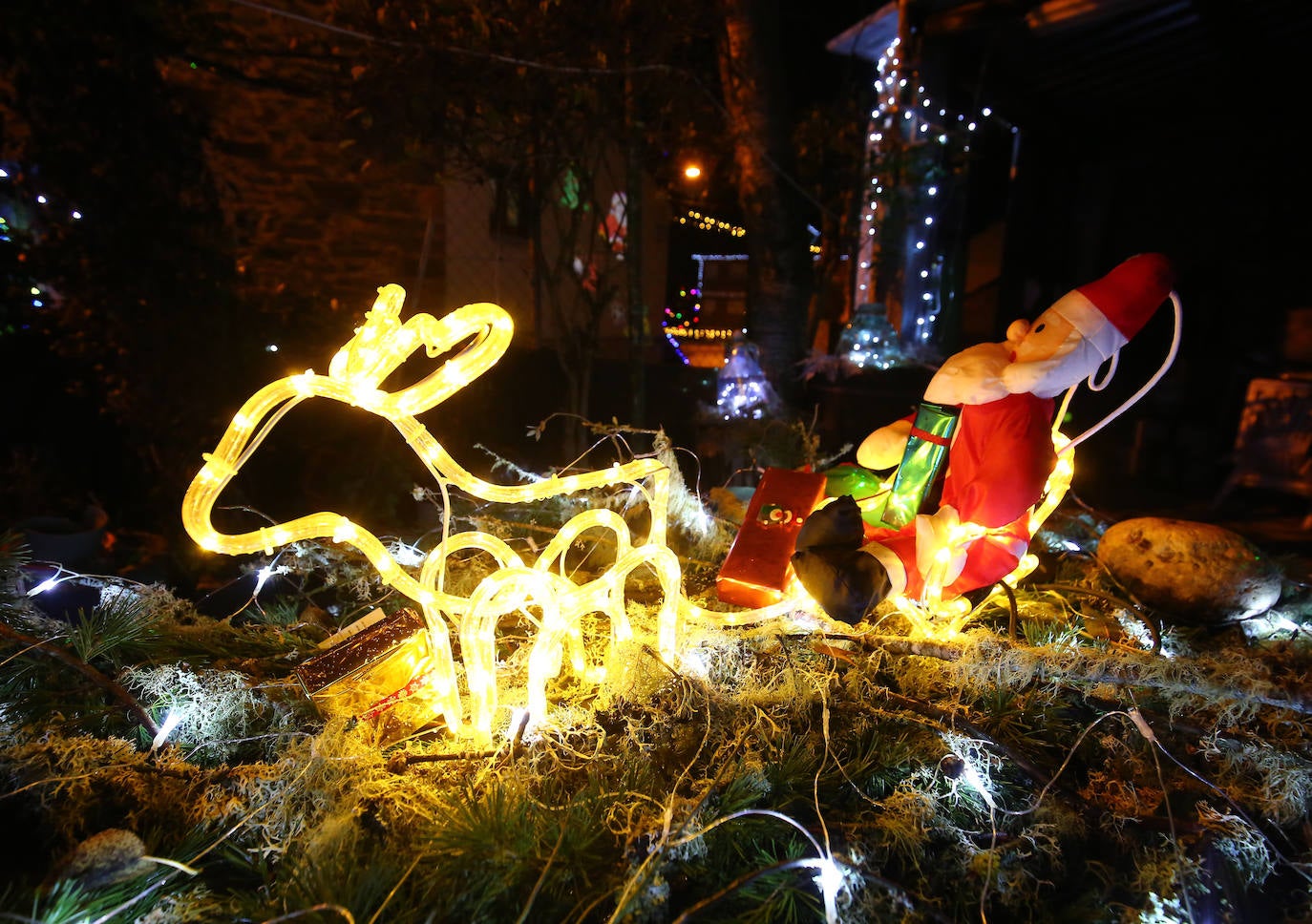 Iluminacion navideña en la localidad de San Andrés de Montejos