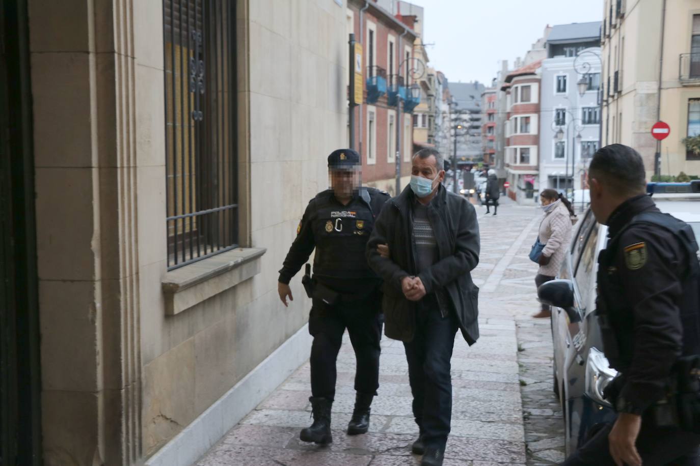 Juicio en la Audiencia Provincial de León por un delito de abuso sexual a una menor. 