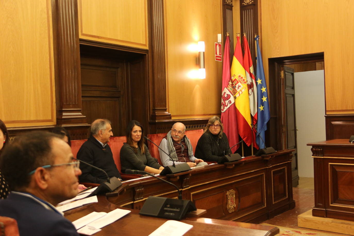 Acto celebrado en el Salón de Plenos del Ayuntamiento de León para conmemorar el Día Internacional del Migrante.