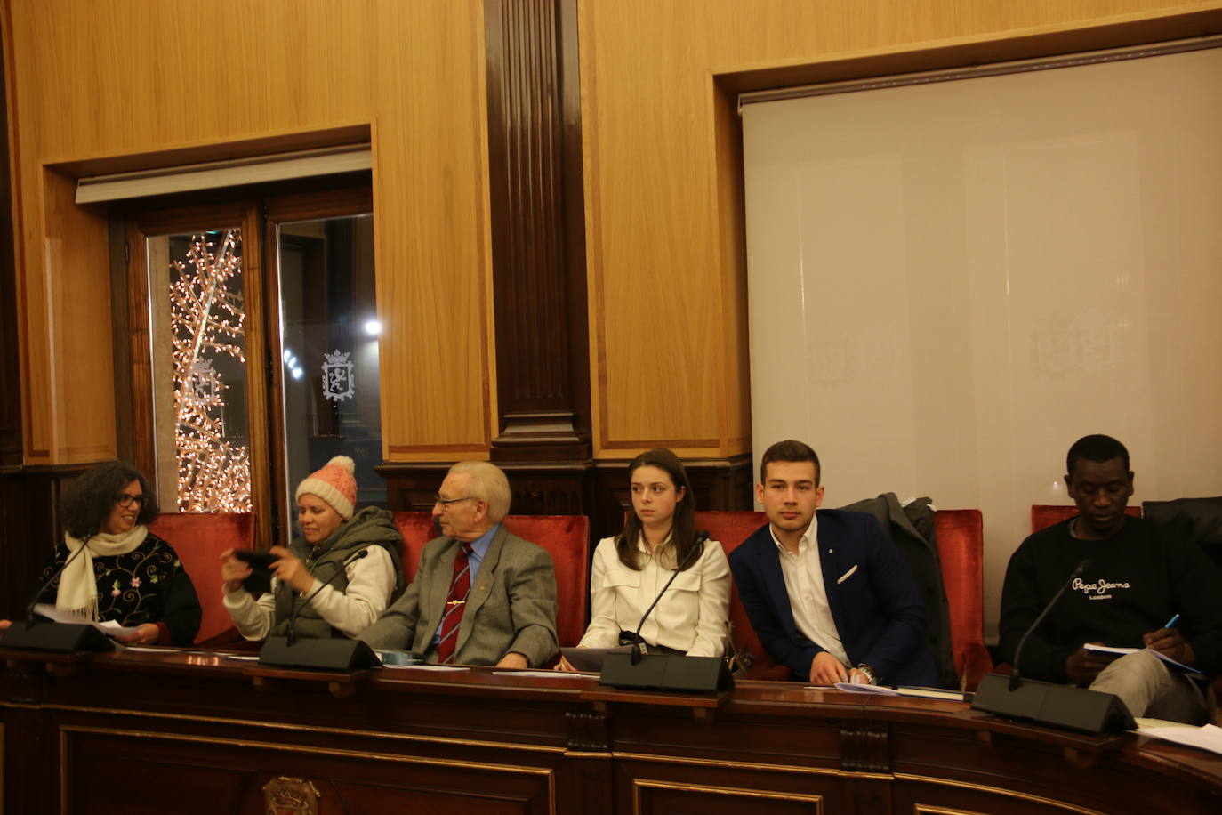 Acto celebrado en el Salón de Plenos del Ayuntamiento de León para conmemorar el Día Internacional del Migrante.