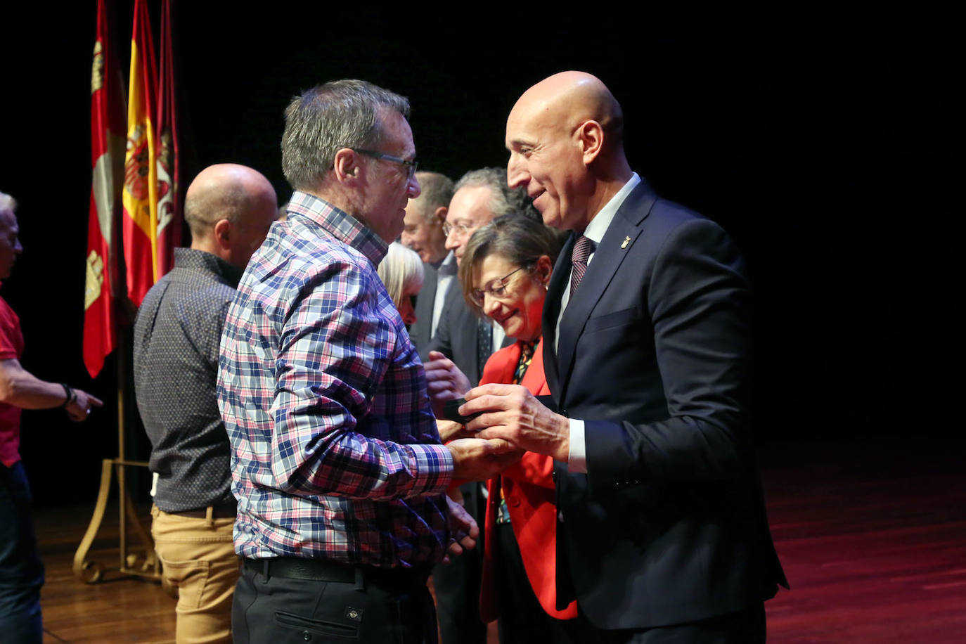 El Ayuntamiento de León homenajea a más 80 funcionarios jubilados durante este año 2022 