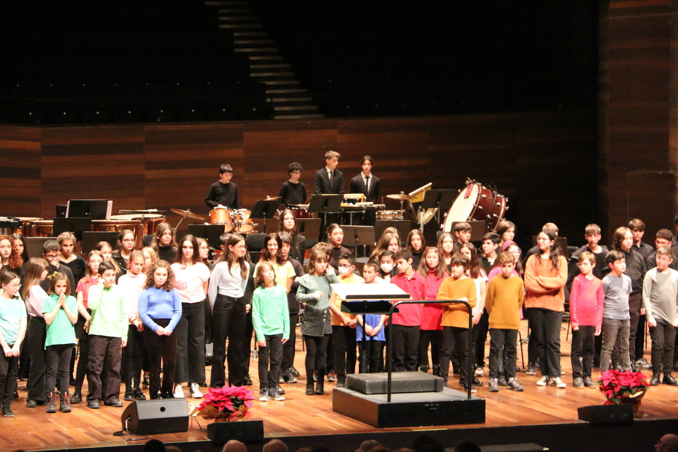 El Auditorio de León ha acogido este jueves, 22 de diciembre, el tradicional concierto de Navidad que ofrece las diferentes agrupaciones musicales del Conservatorio Profesional de Música de León.