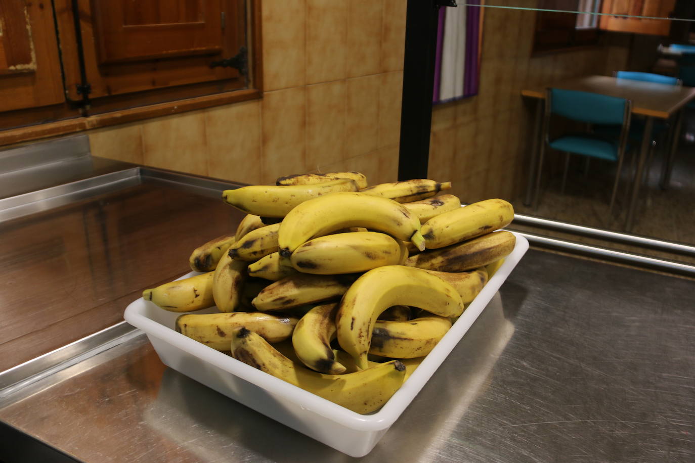 Preparativos del comedor social para las comidas de Navidad. 