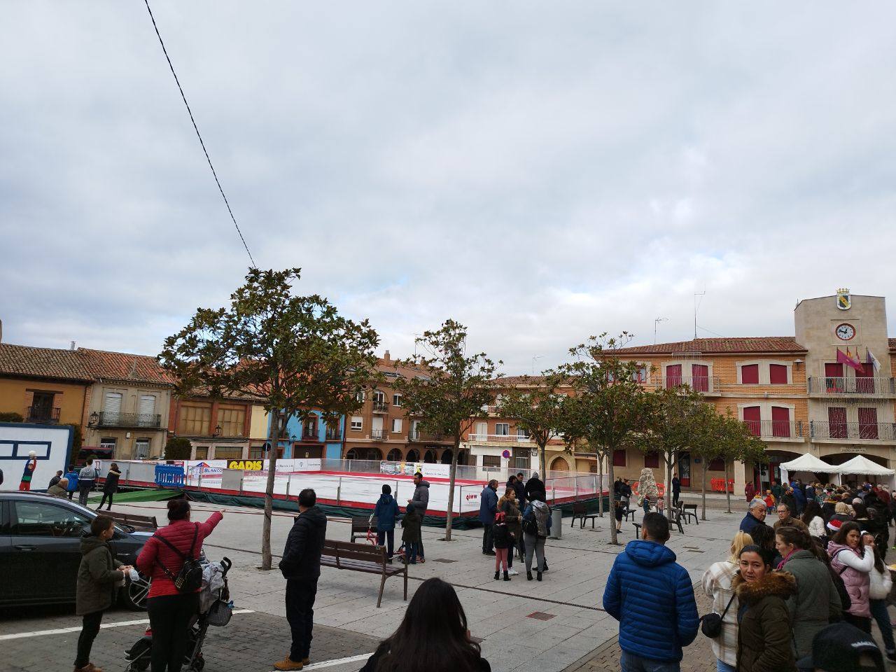 Cientos de pequecoyantinos acompañados por sus familias disfrutaron de la magia de la Navidad y entregaron personalmente sus cartas a 'Santa Claus' en un día mágico para ellos.