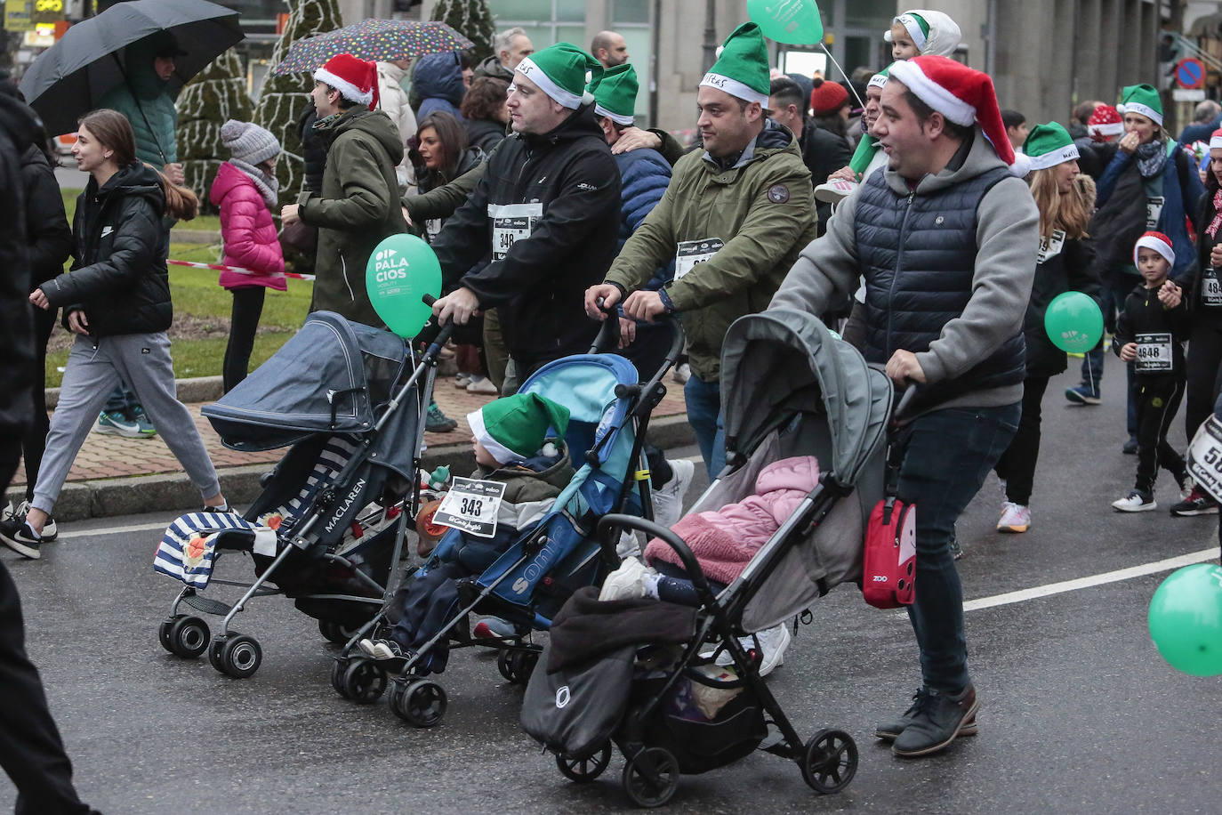 León se pone las zapatillas y sale corriendo en una tradicional San Silvestre hecha para valientes, centenares de leoneses en esta prueba que aúna deporte y diversión