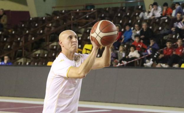 Galería. Imágenes del acto solidario 'Reto Centenario Único' celebrado el 27 de diciembre en el Palacio de los Deportes de León. 