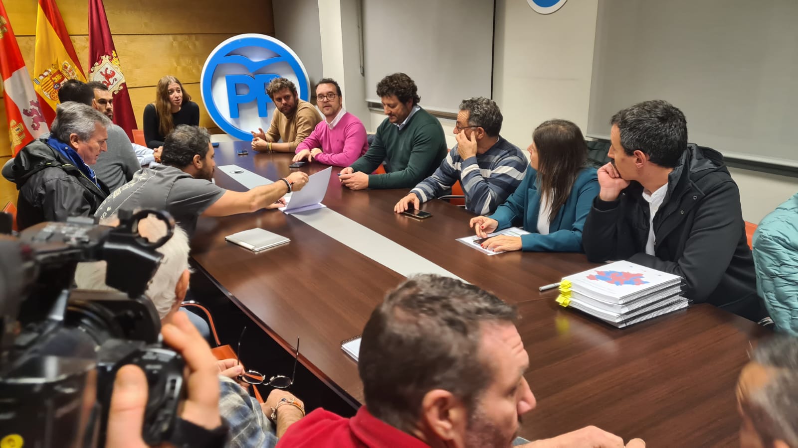 Fotos: Reunión de los comarcales del Partido Popular de León