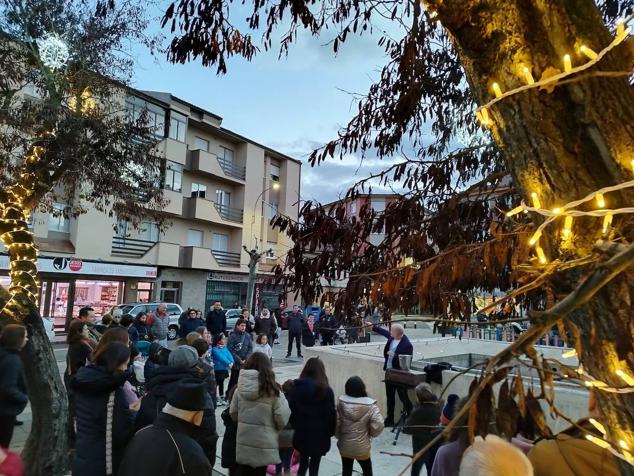 Varios espectáculos en la calle llenan de ilusión e ilusionismo la capital coyantina durante esta semana.