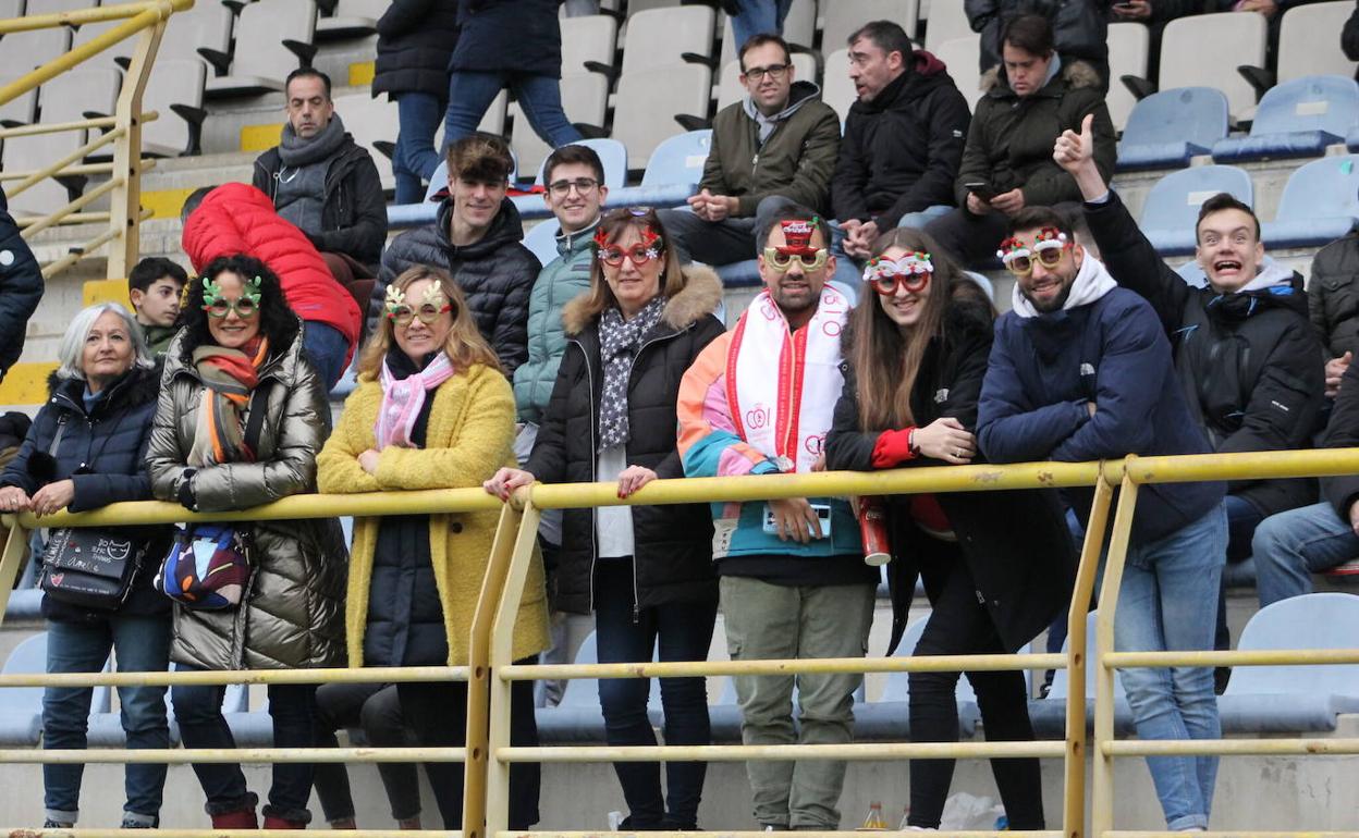 Imagen de archivo de unos aficionados durante un entrenamiento a puerta abierta las pasadas Navidades.