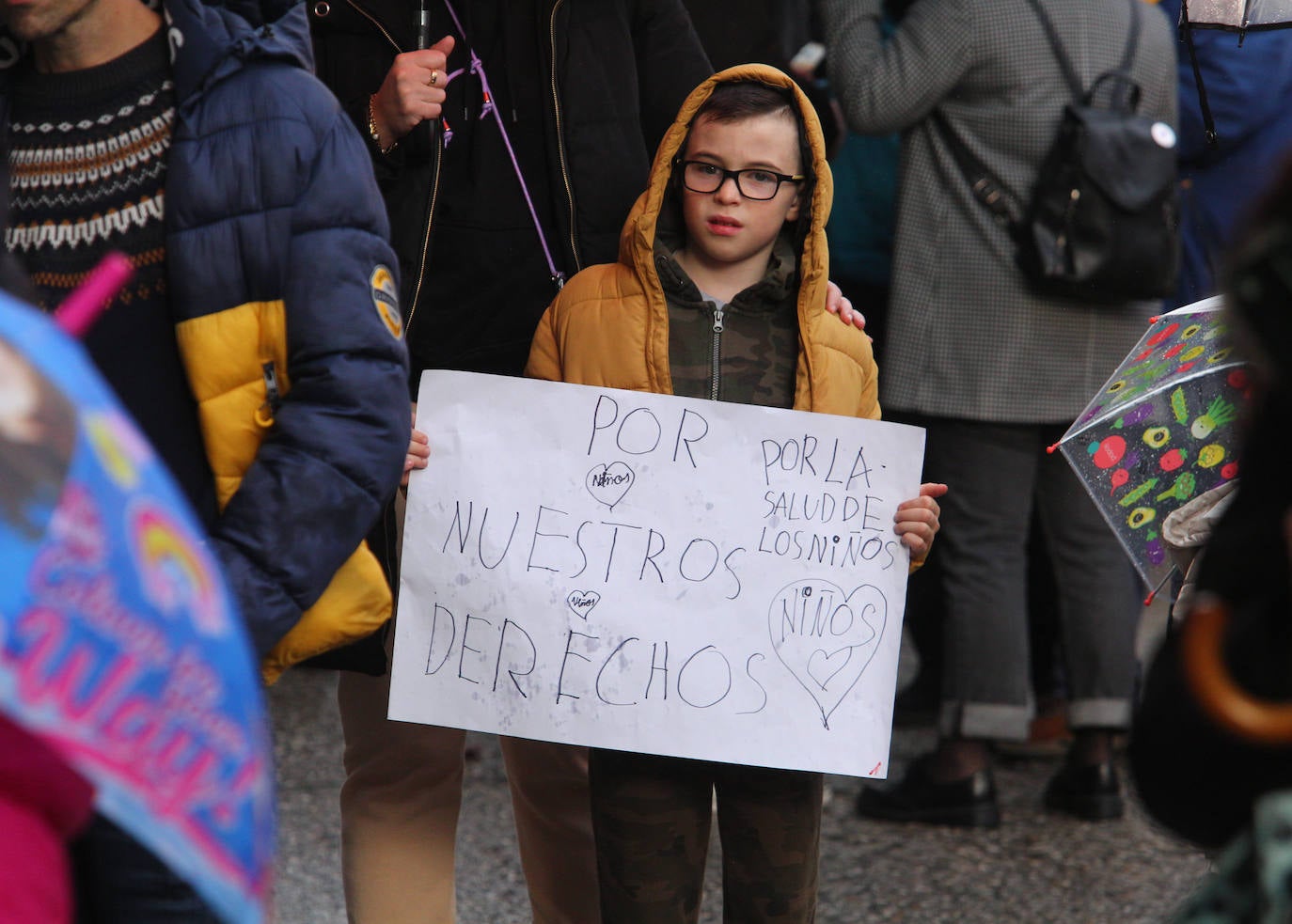 Concentración contra el cierre de la urgencias de pediatría en el centro de salud de Pico Tuerto de Ponferrada