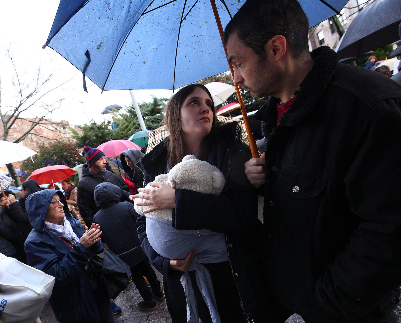 Concentración contra el cierre de la urgencias de pediatría en el centro de salud de Pico Tuerto de Ponferrada