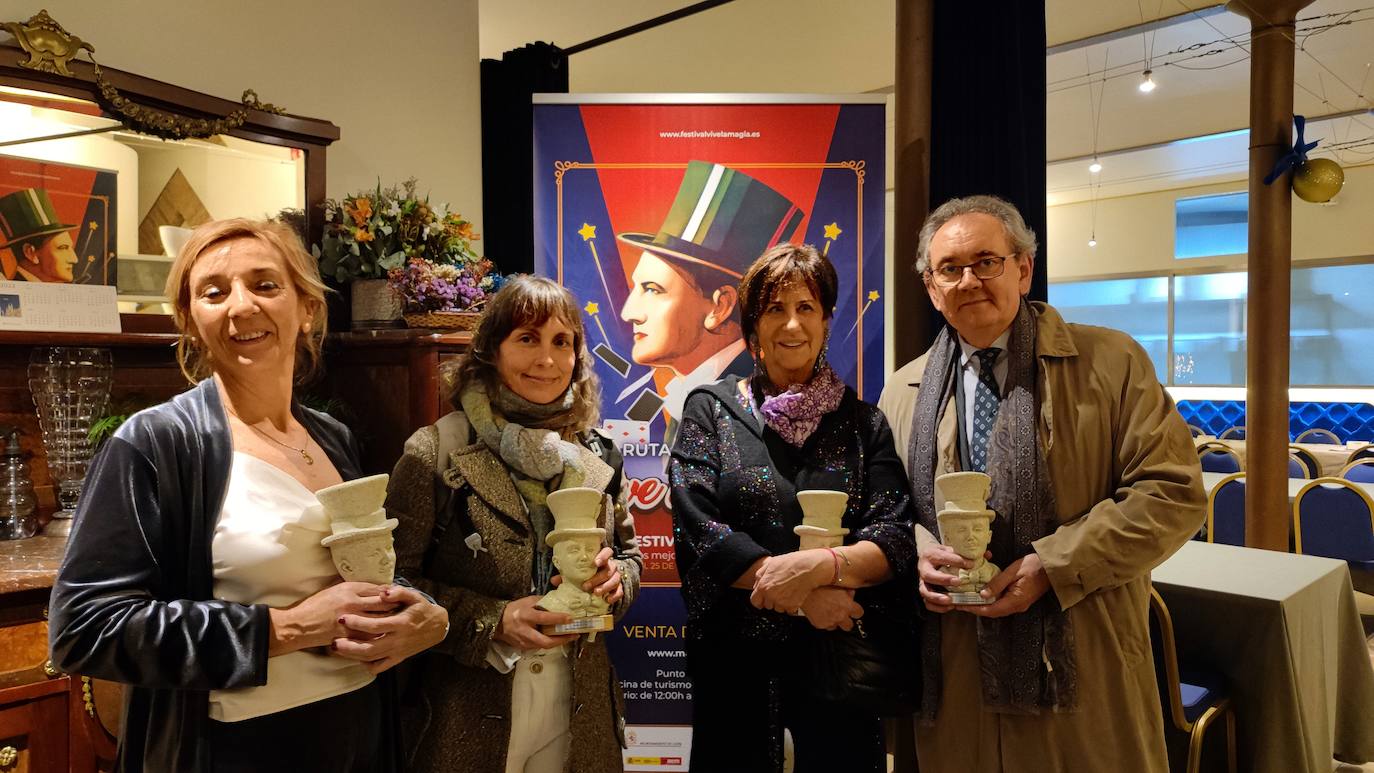 Los galardones se han entregado anoche, en el transcurso de una cena mágica en el Museo Casa Botines Gaudí en León.