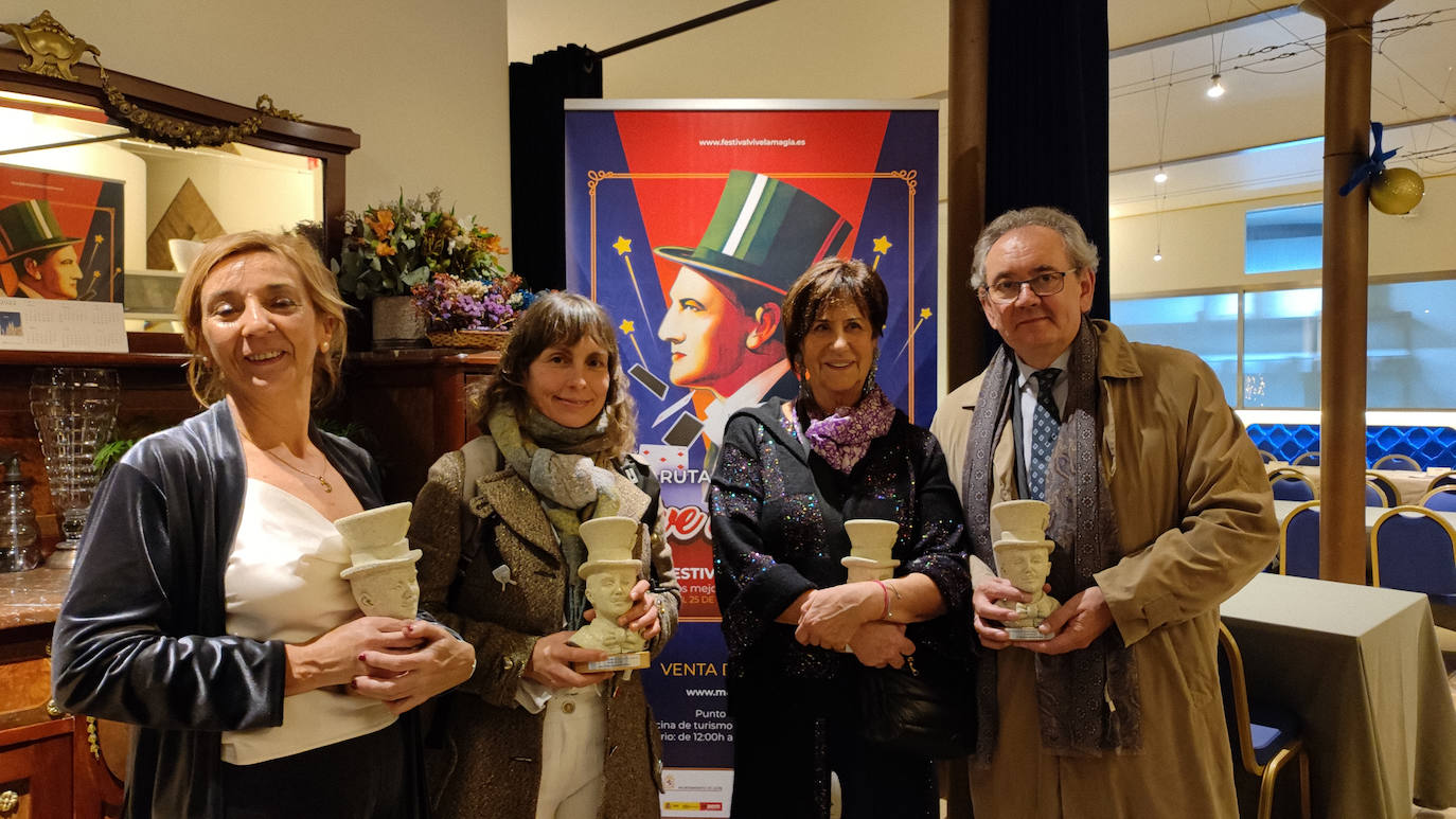 Los galardones se han entregado anoche, en el transcurso de una cena mágica en el Museo Casa Botines Gaudí en León.