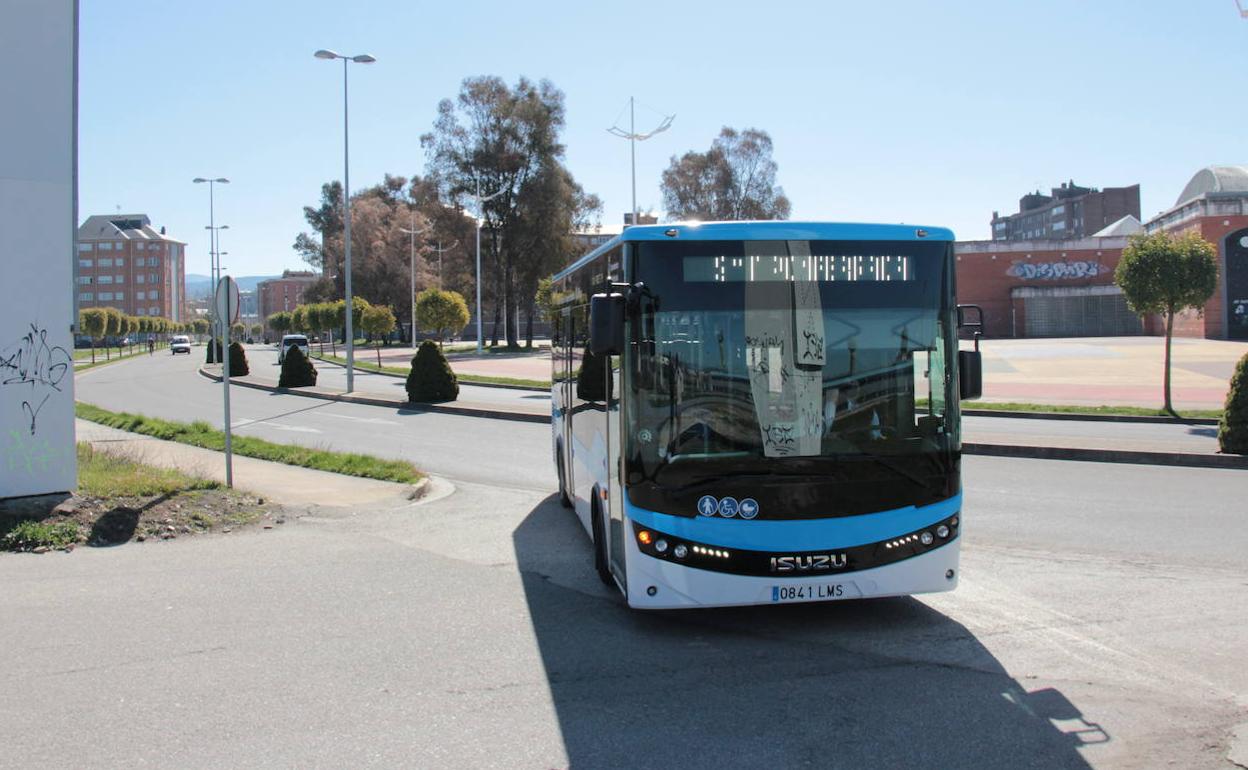 Imagen de archivo de uno de los autobuses urbanos de Ponferrada. 