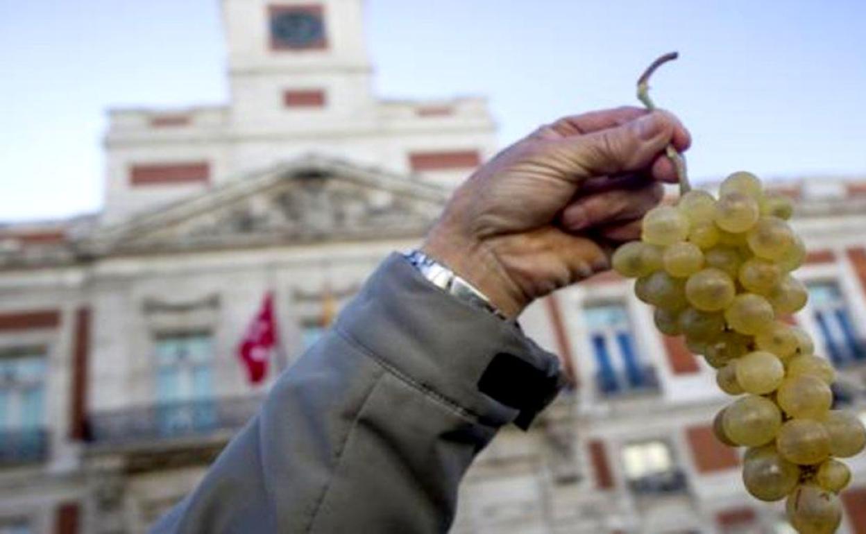 Un racimo de uvas para celebrar el fin de año. 