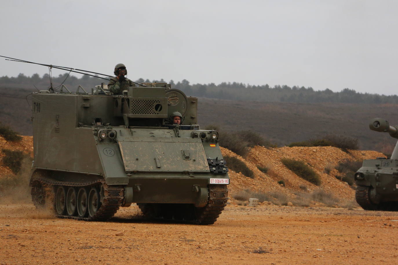 El Mando de Artillería realiza maniobras de fuego simulado en San Andrés del Rabanedo