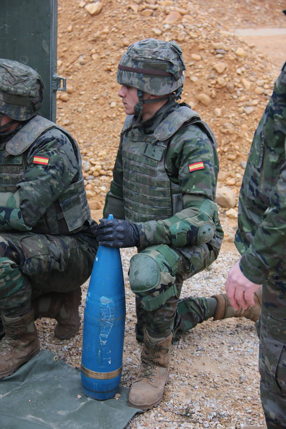 El Mando de Artillería realiza maniobras de fuego simulado en San Andrés del Rabanedo