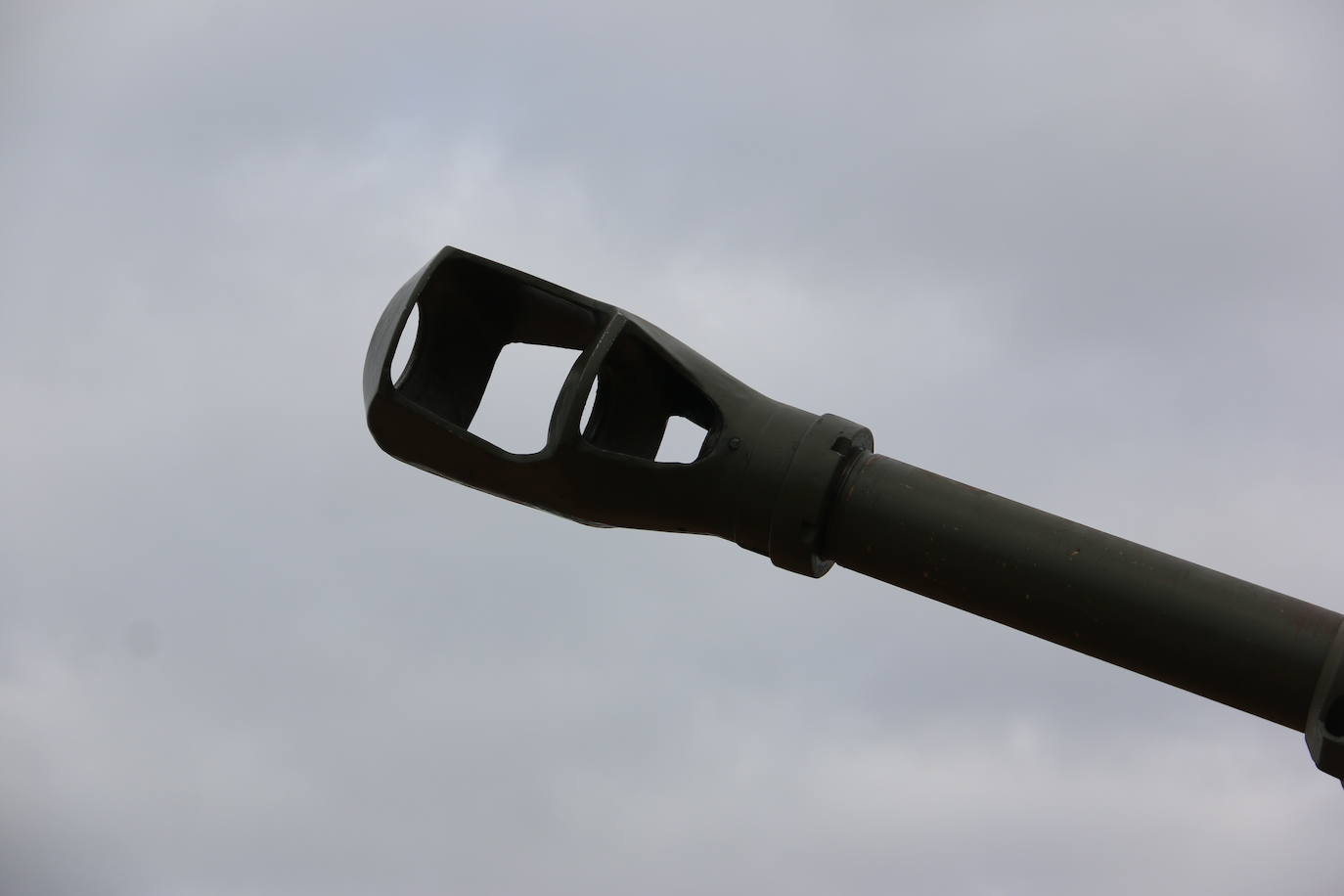 El Mando de Artillería realiza maniobras de fuego simulado en San Andrés del Rabanedo