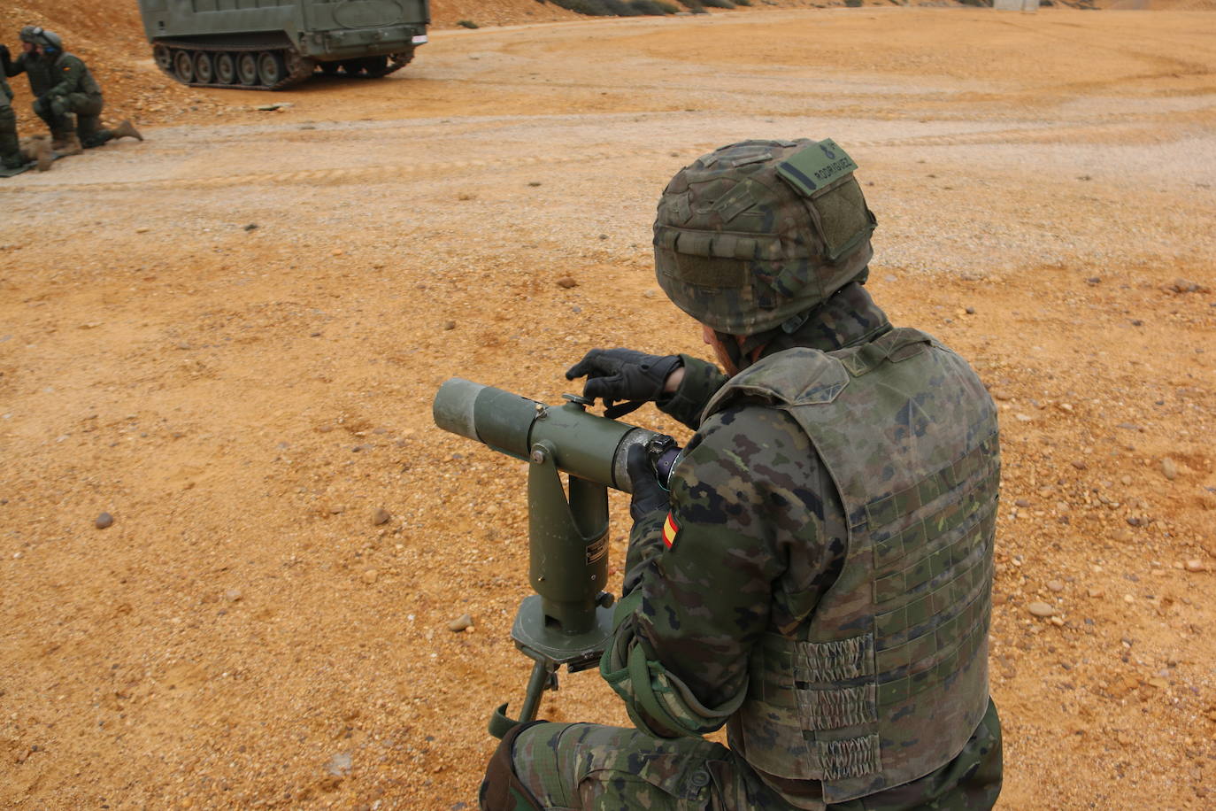 El Mando de Artillería realiza maniobras de fuego simulado en San Andrés del Rabanedo