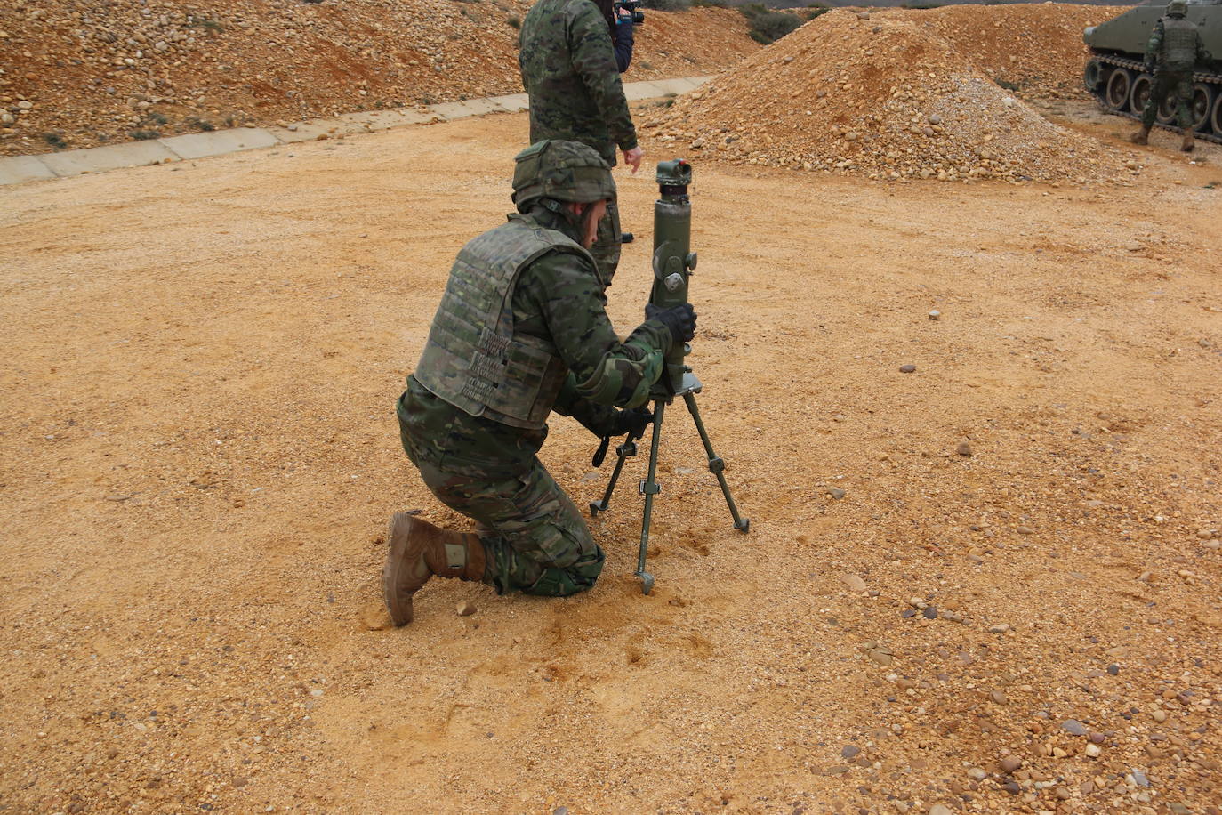 El Mando de Artillería realiza maniobras de fuego simulado en San Andrés del Rabanedo