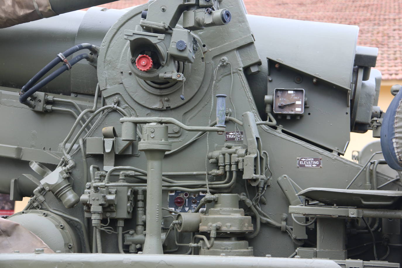 El Mando de Artillería realiza maniobras de fuego simulado en San Andrés del Rabanedo