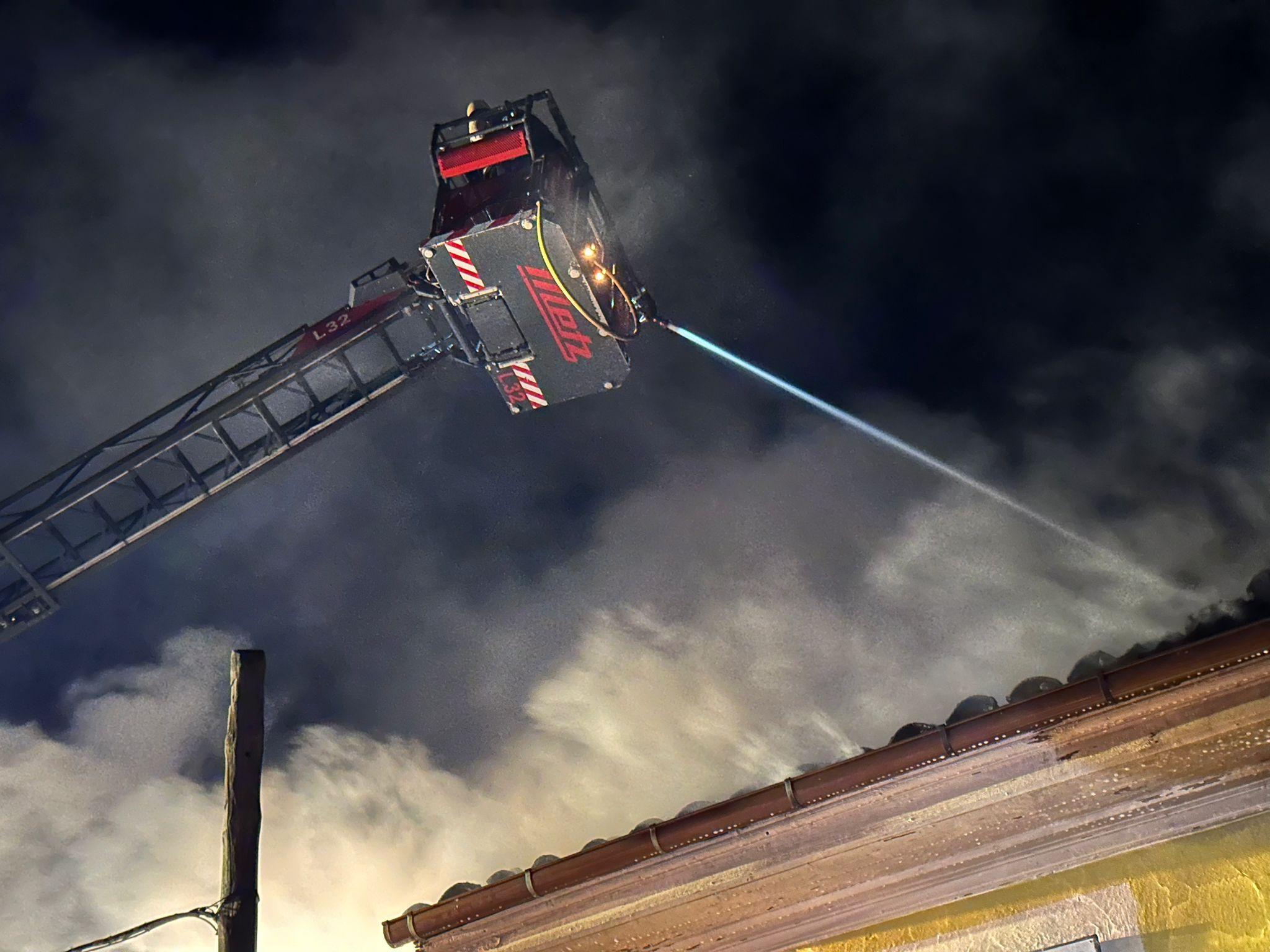 Incendio en una vivienda abandonada en la calle Alfonso el Justiciero de León