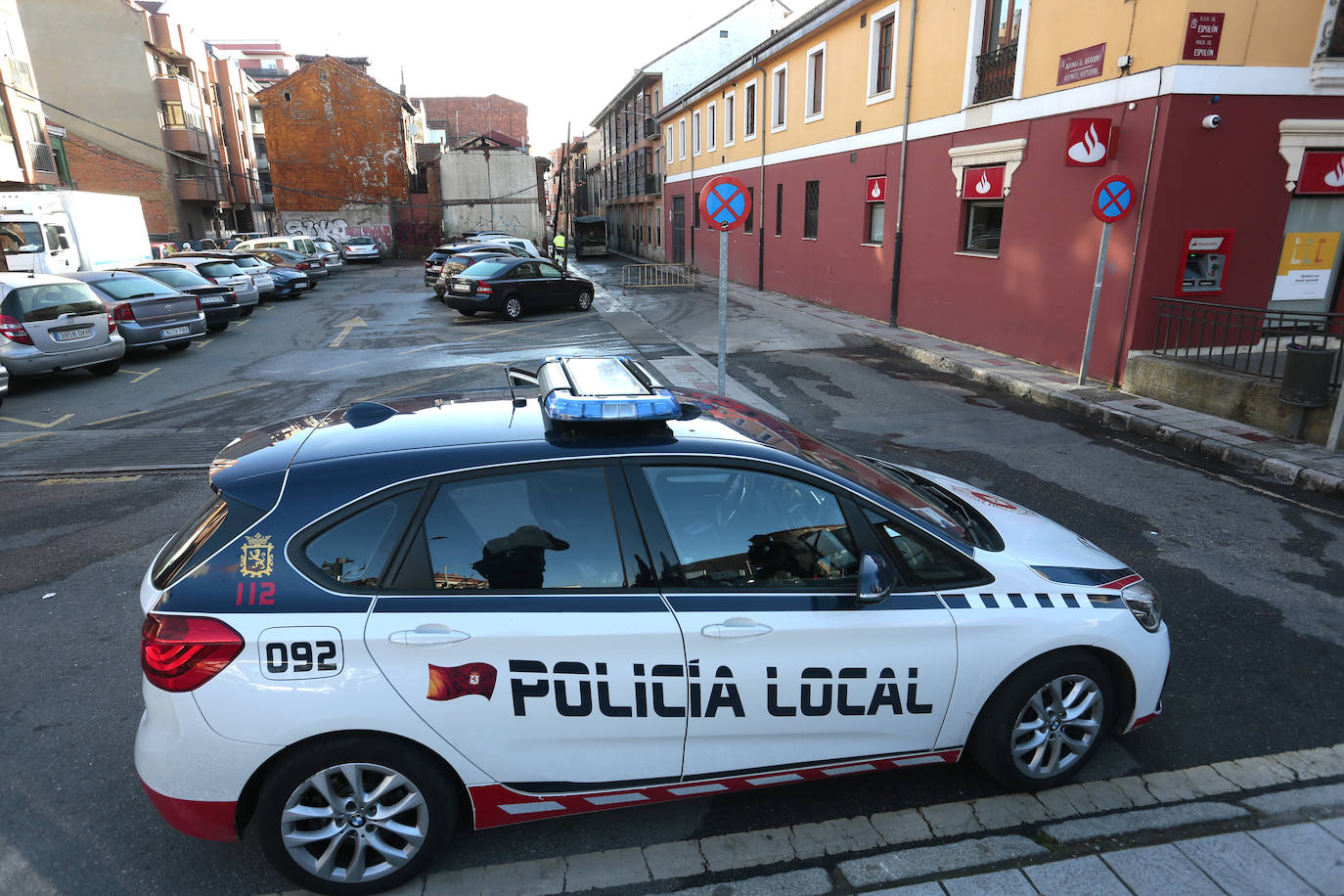 Incendio en una vivienda abandonada en la calle Alfonso el Justiciero de León