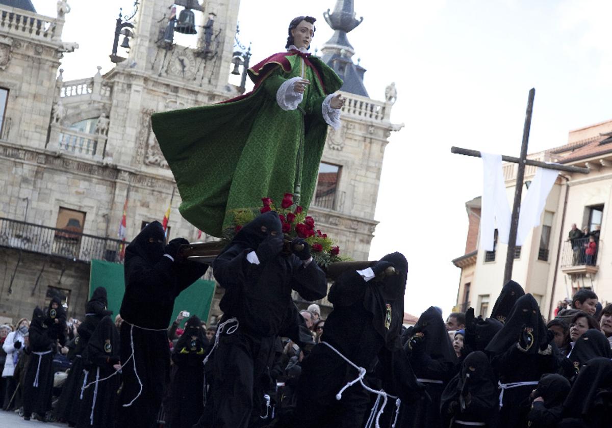 Como novedad, la imagen de San Juanín participará en la procesión del Martes Santo.