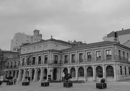 Fachada principal del Ayuuntamiento de León