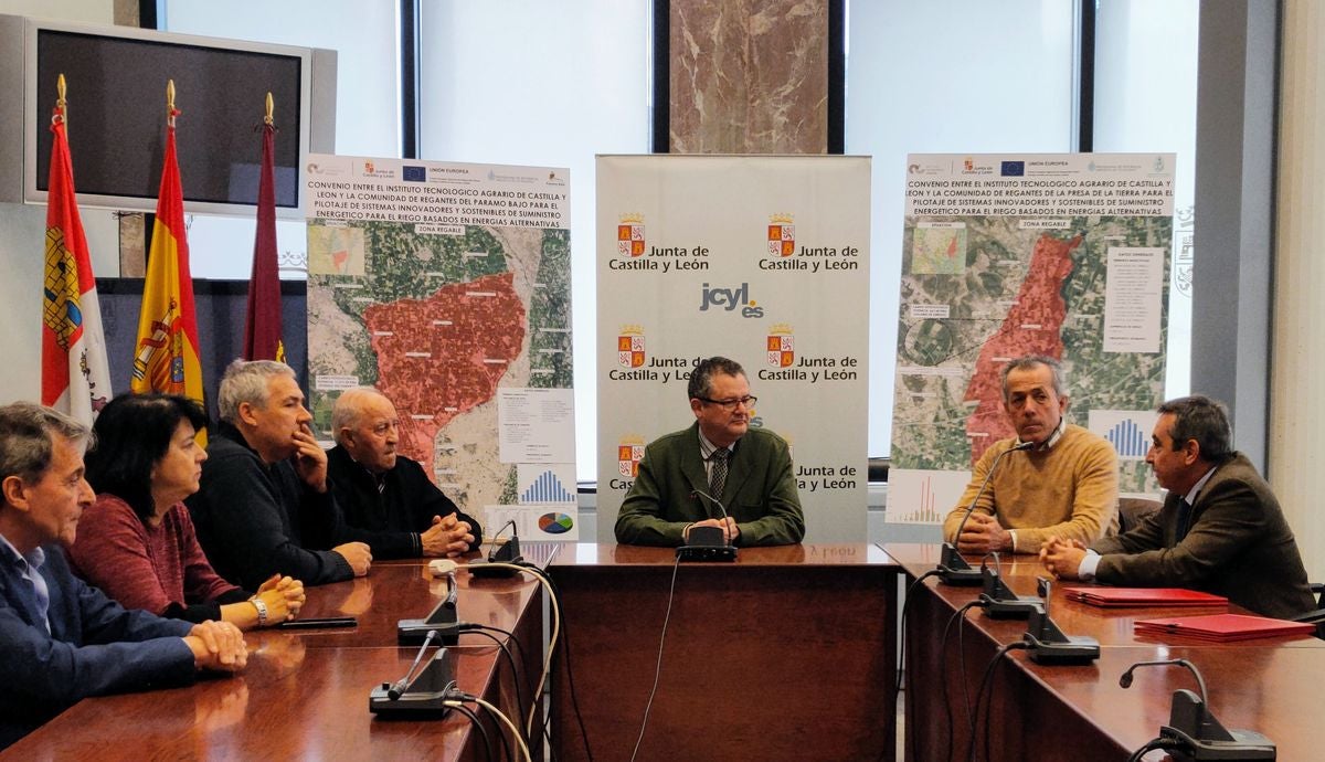 La Junta firma dos convenios con los Regantes del Páramo y Presa de la Tierra
