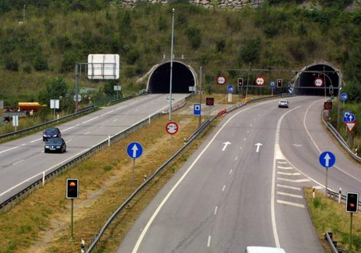 Tunel El Padrún en ambas direcciones.