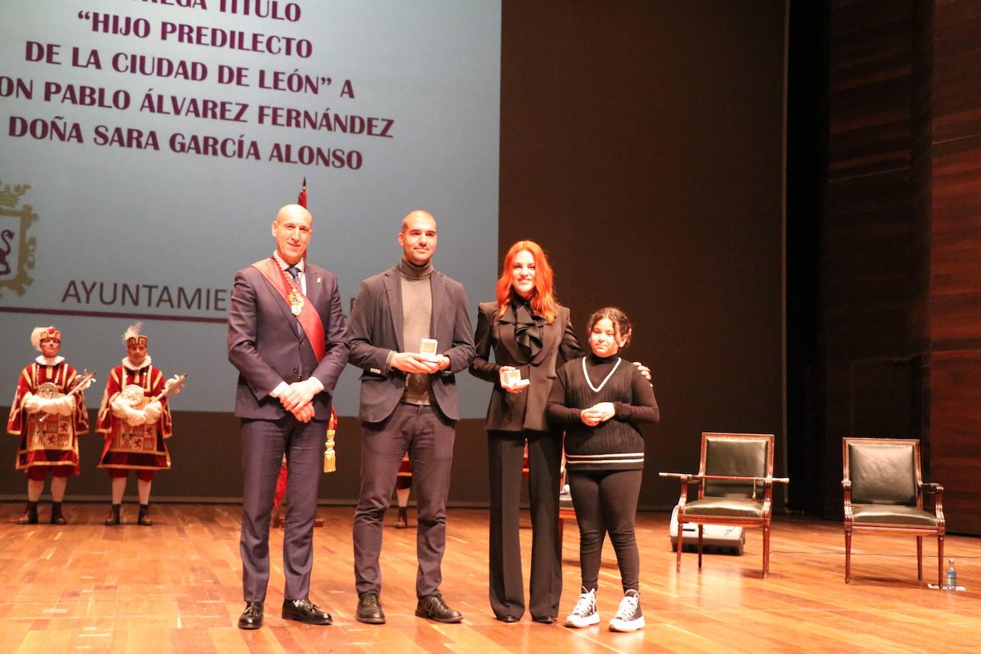 León homenajea a sus hijos predilectos