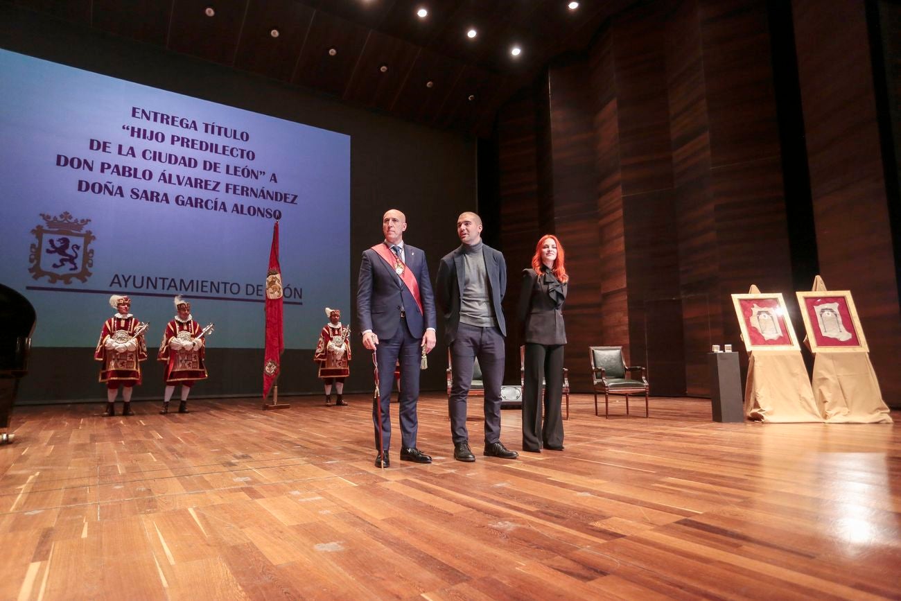Los astronautas Pablo y Sara, Hijos Predilectos de León