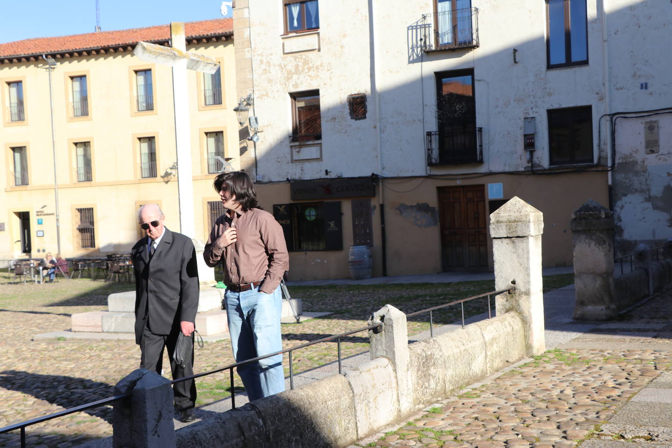 Dos generaciones de mozos del Mercado