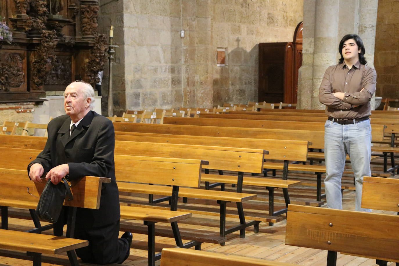 Dos generaciones de mozos del Mercado