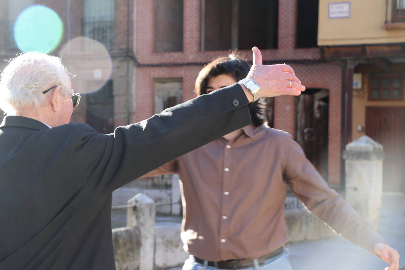 Dos generaciones de mozos del Mercado