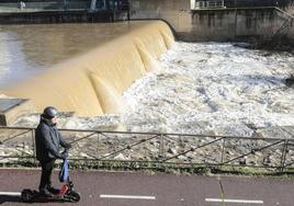 EL río Bernesga a su paso por León.