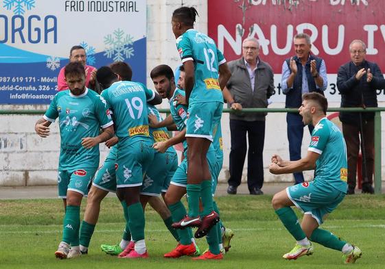 El Atlético Astorga busca dejar casi cerrada la segunda plaza.