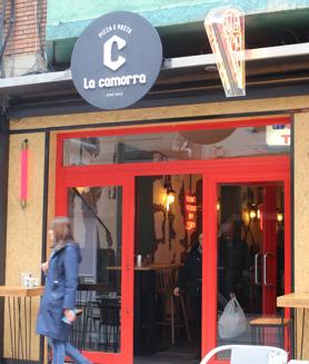 Imagen secundaria 2 - Abre un nuevo restaurante italiano especializado en la comida napolitana en León.