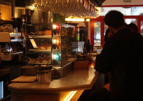 Imagen secundaria 1 - Abre un nuevo restaurante italiano especializado en la comida napolitana en León.