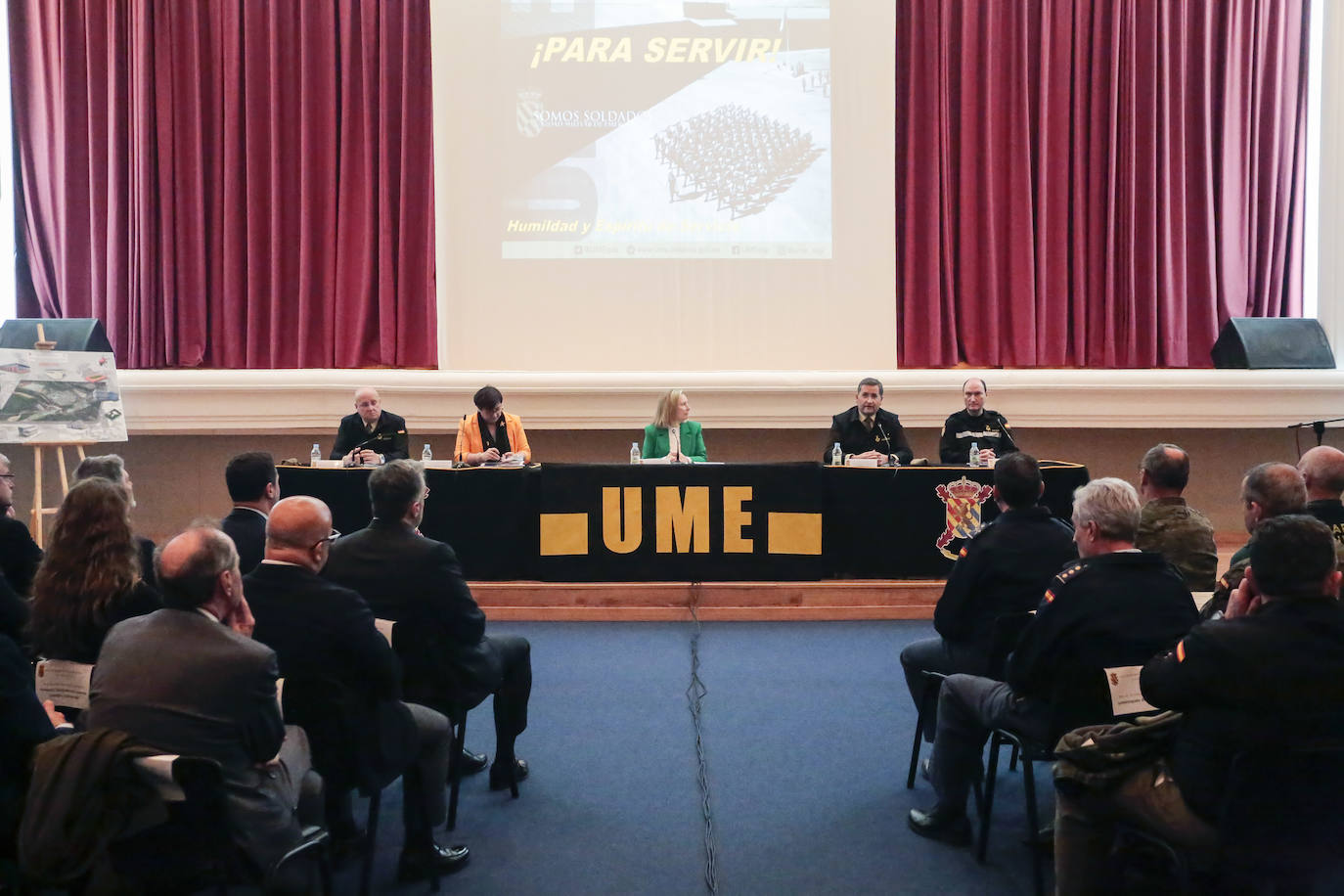 La secretaria de Estado de Defensa presenta la Unidad de Drones de la UME