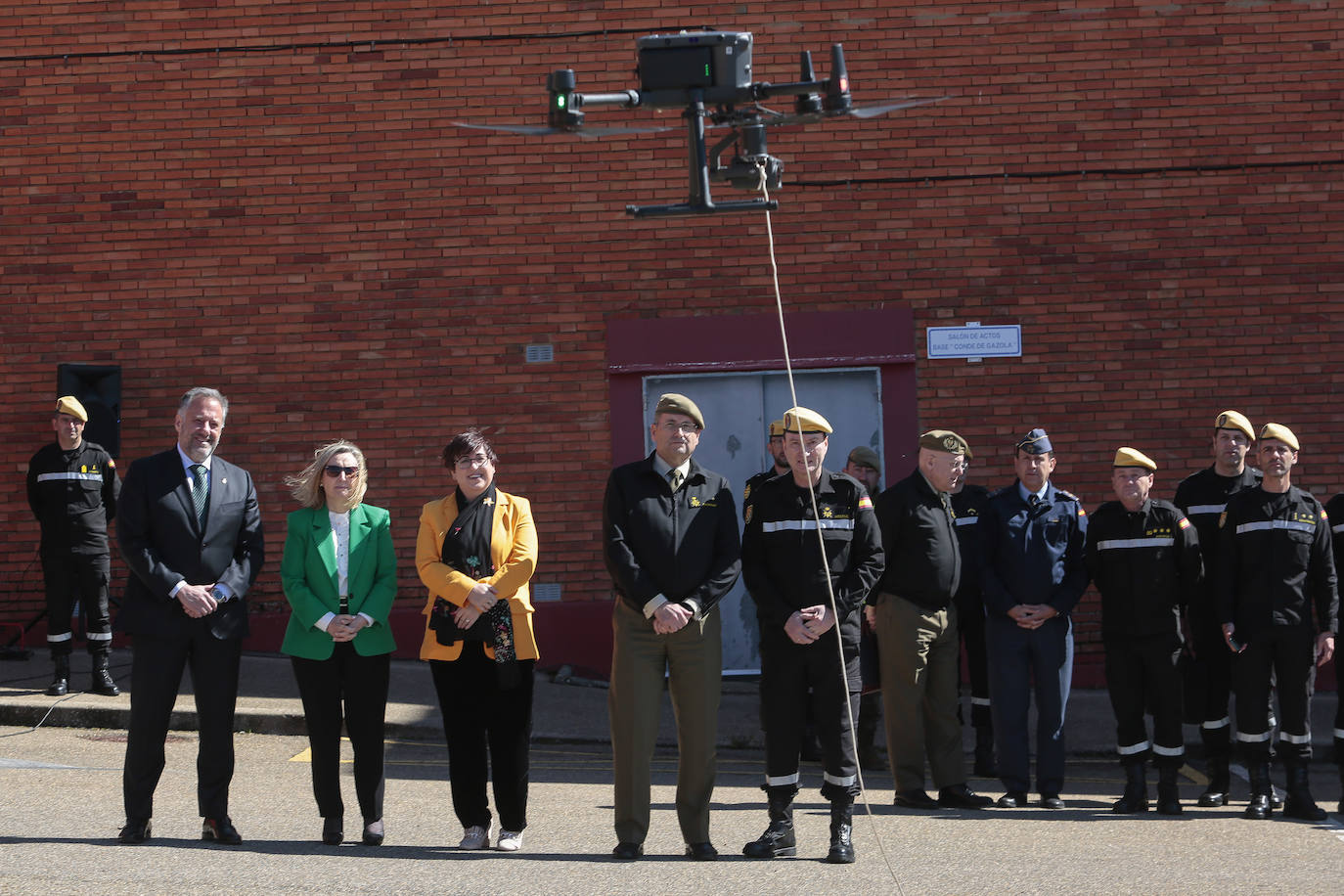 La secretaria de Estado de Defensa presenta la Unidad de Drones de la UME
