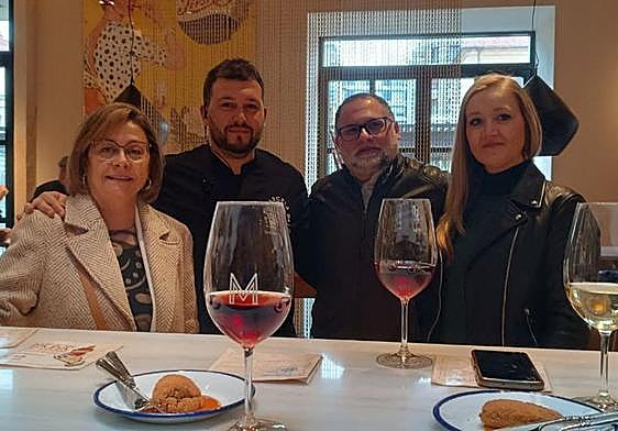 Evelia Fernández vive en primera persona el concurso de tapas.