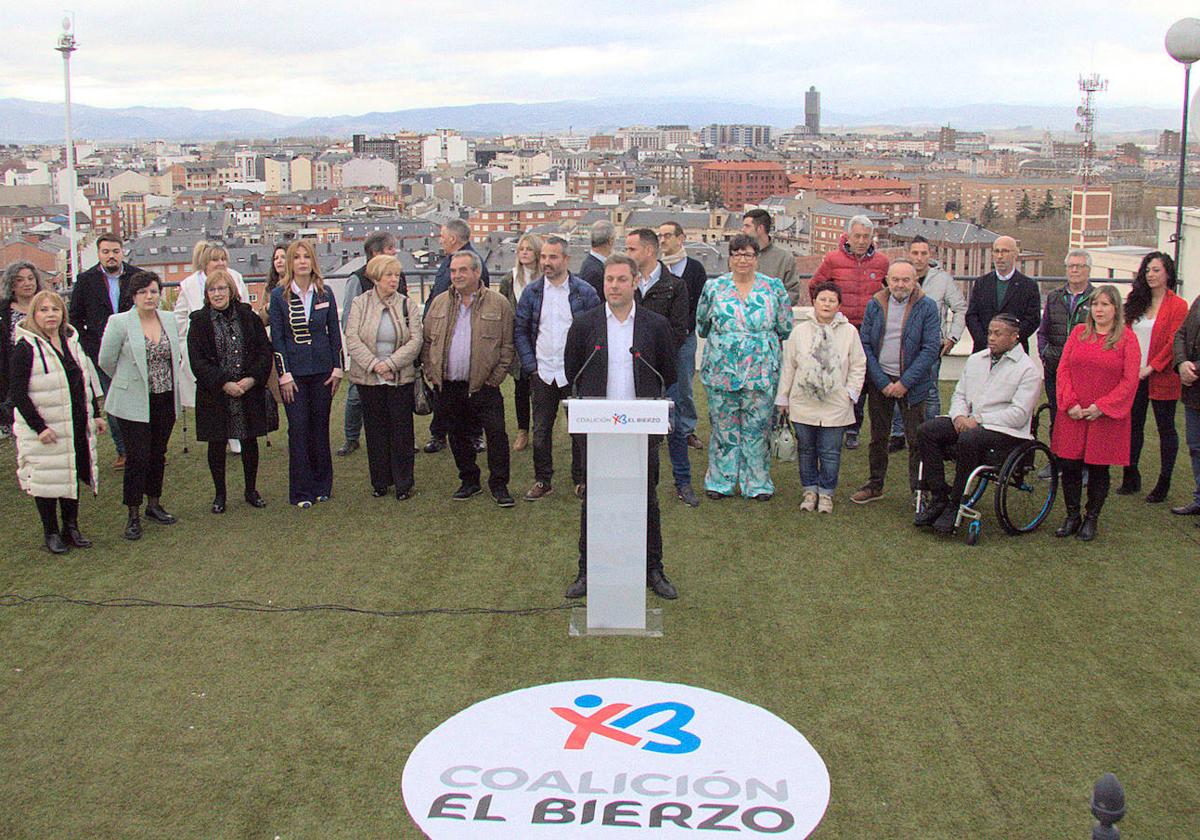 El candidato de Coalición por El Bierzo a la Alcaldía de Ponferrada, Iván Alonso, presenta la lista que le acompañará para las elecciones municipales del próximo 28 de mayo