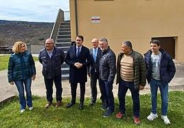 Vivienda rehabilitada en Sorbeda del Sil, con la presencia del consejero de Medio Ambiente, Vivienda y Ordenación del Territorio, Juan Carlos Suárez-Quiñones.