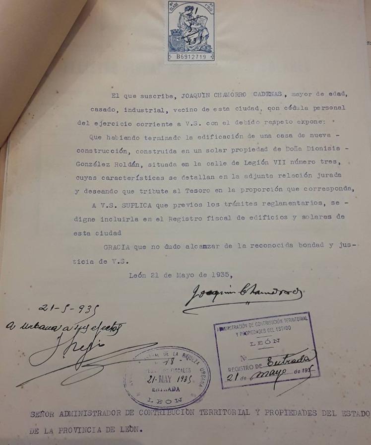 Solicitud de ingreso del edificio en el Catastro por el abajo firmante Joaquín Chamorro (1935) Archivo Provincial