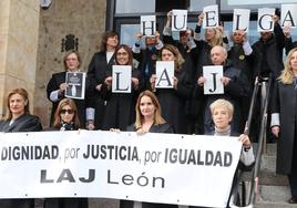 Los letrados de adminsitración de Justicia ponen fin a la huelga que durante dos meses ha paralizado la administración.