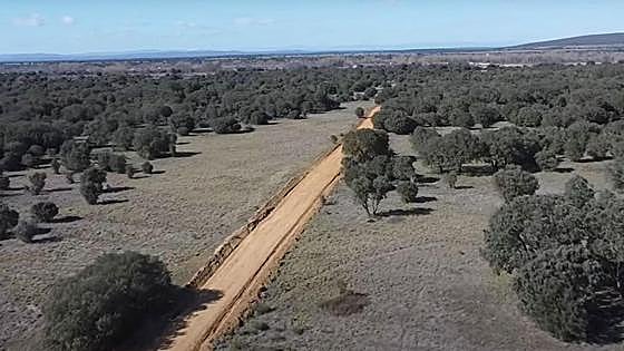 La reforma de una vía de servicio en Castrocalbón fulmina 1,3 kilómetros de calzada romana