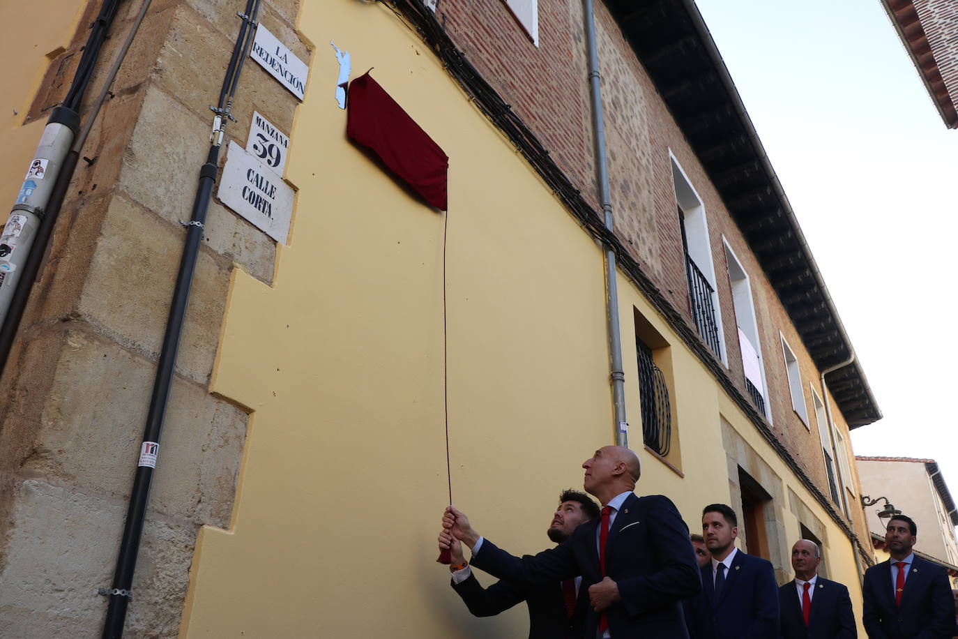 Inauguración de la calle de la Redención